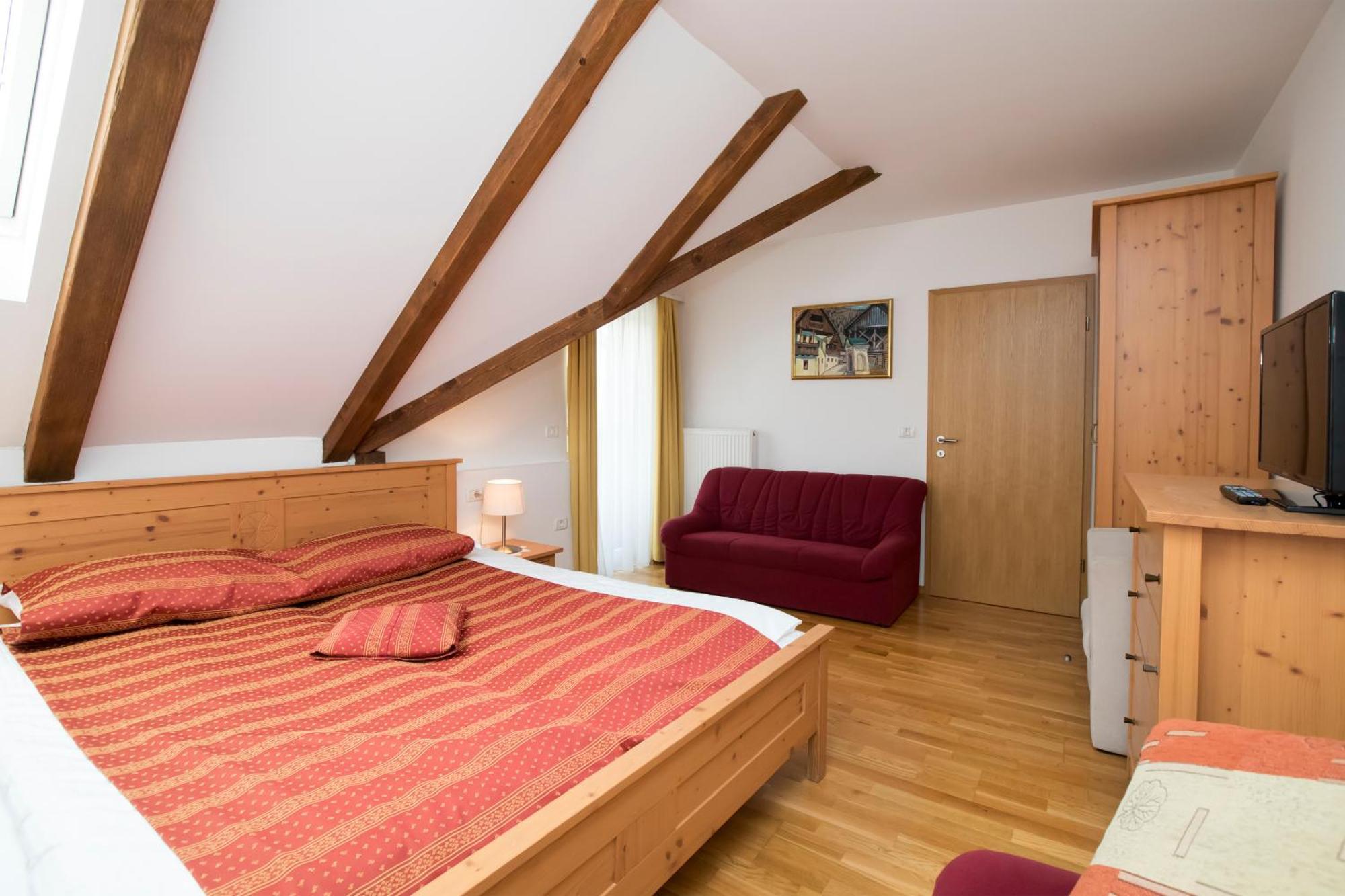 Art Hotel Kristal Бохин Екстериор снимка