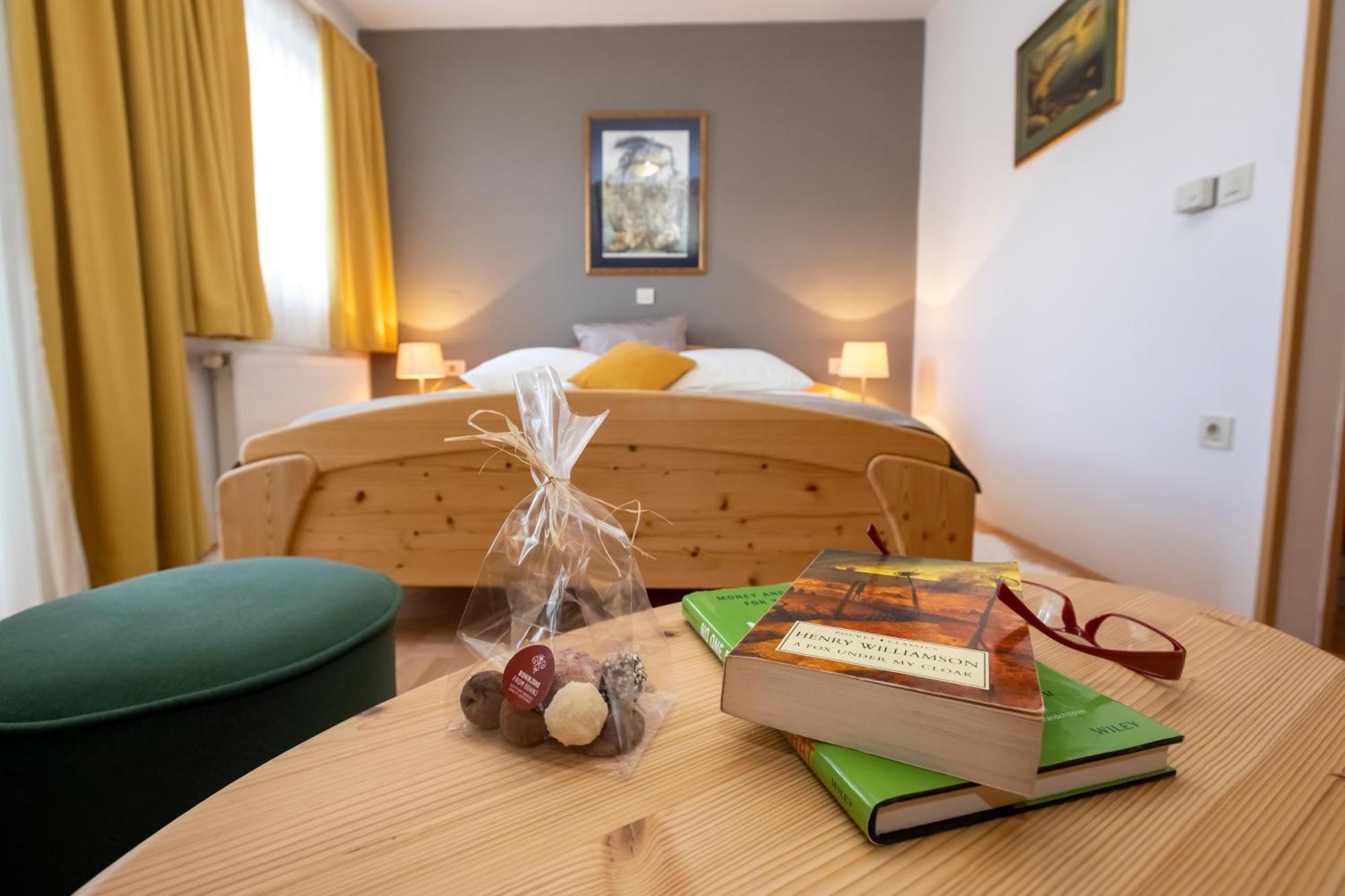 Art Hotel Kristal Бохин Екстериор снимка