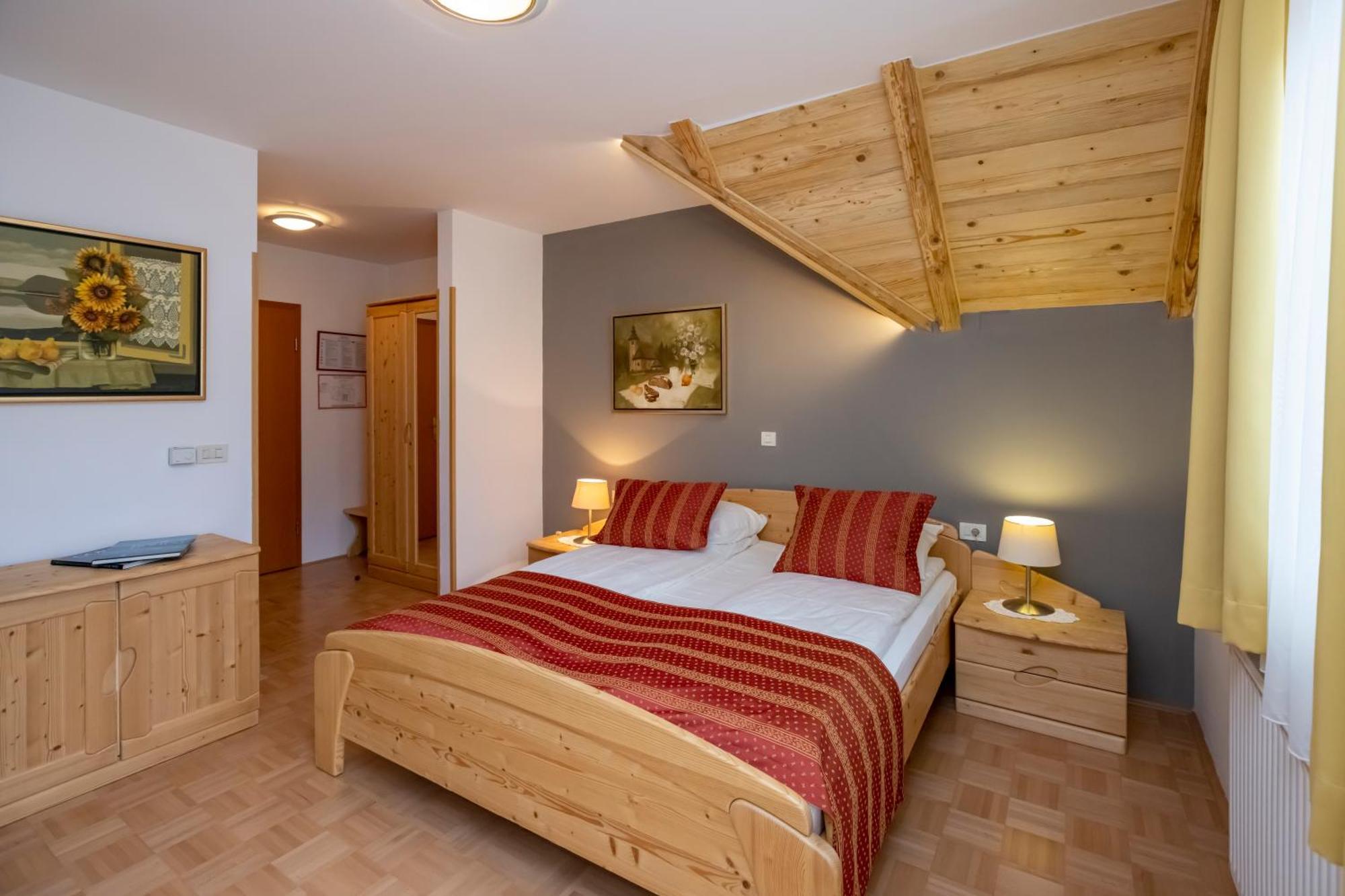 Art Hotel Kristal Бохин Екстериор снимка