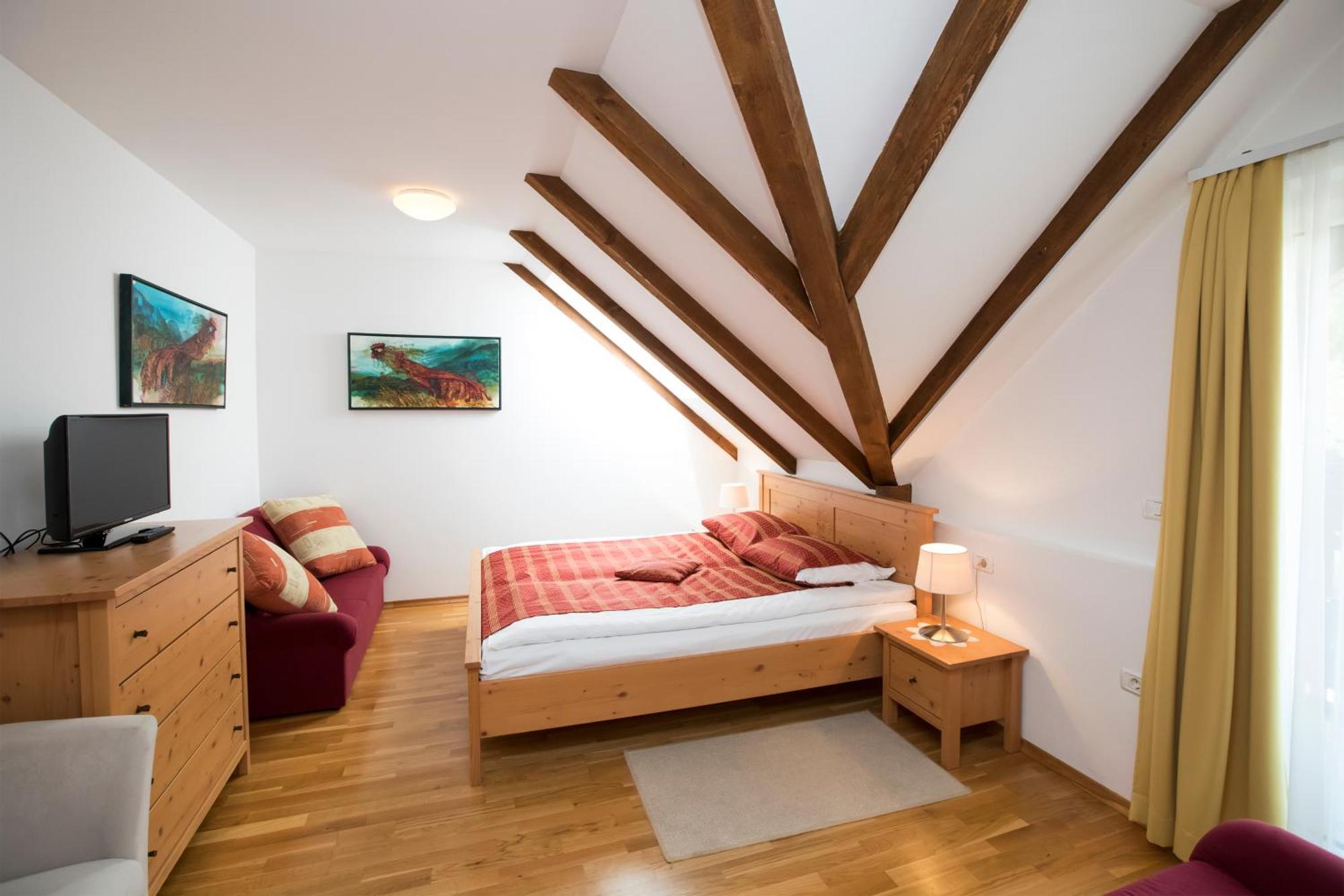 Art Hotel Kristal Бохин Екстериор снимка