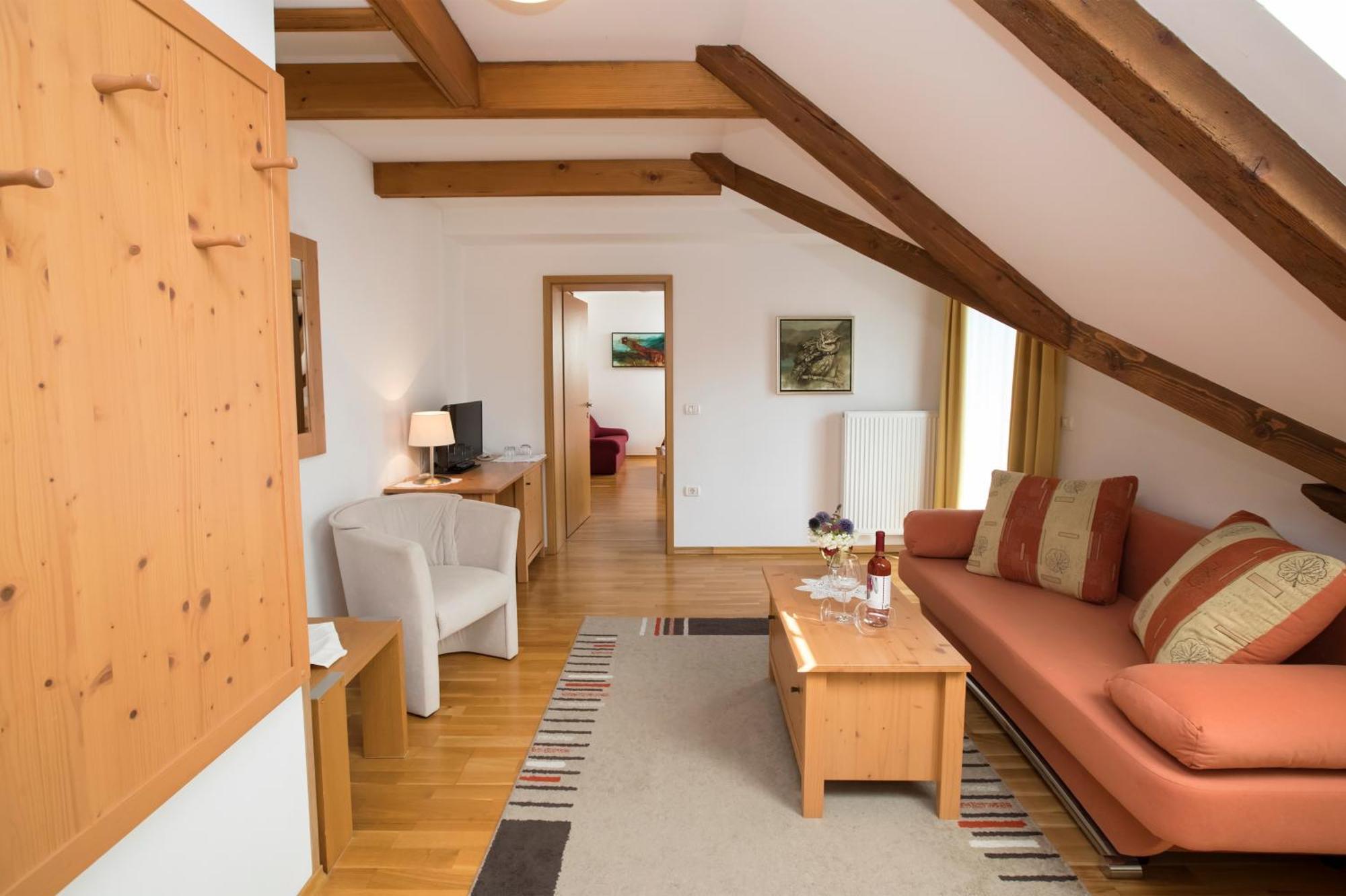 Art Hotel Kristal Бохин Екстериор снимка